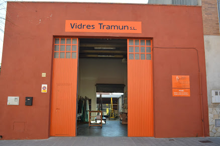 fachada vidres tramun